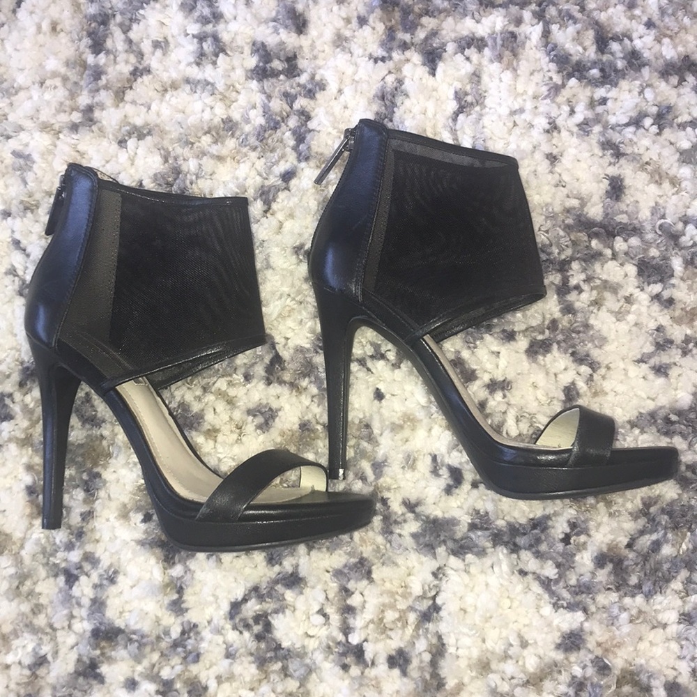 BCBG Mesh Cuff 2 piece sandal size 6